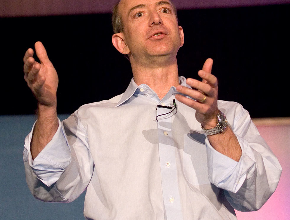 Jeff Bezos Accuses National Inquirer of Extortion | Middle ...